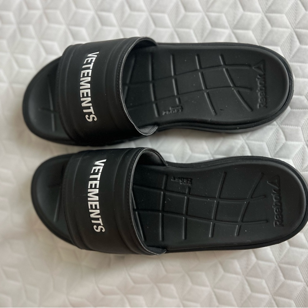 Vetements Black Unisex Casual Logo Streetwear Slides Unisex Designer Sandals